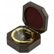Compass in wooden box Compass in wooden box